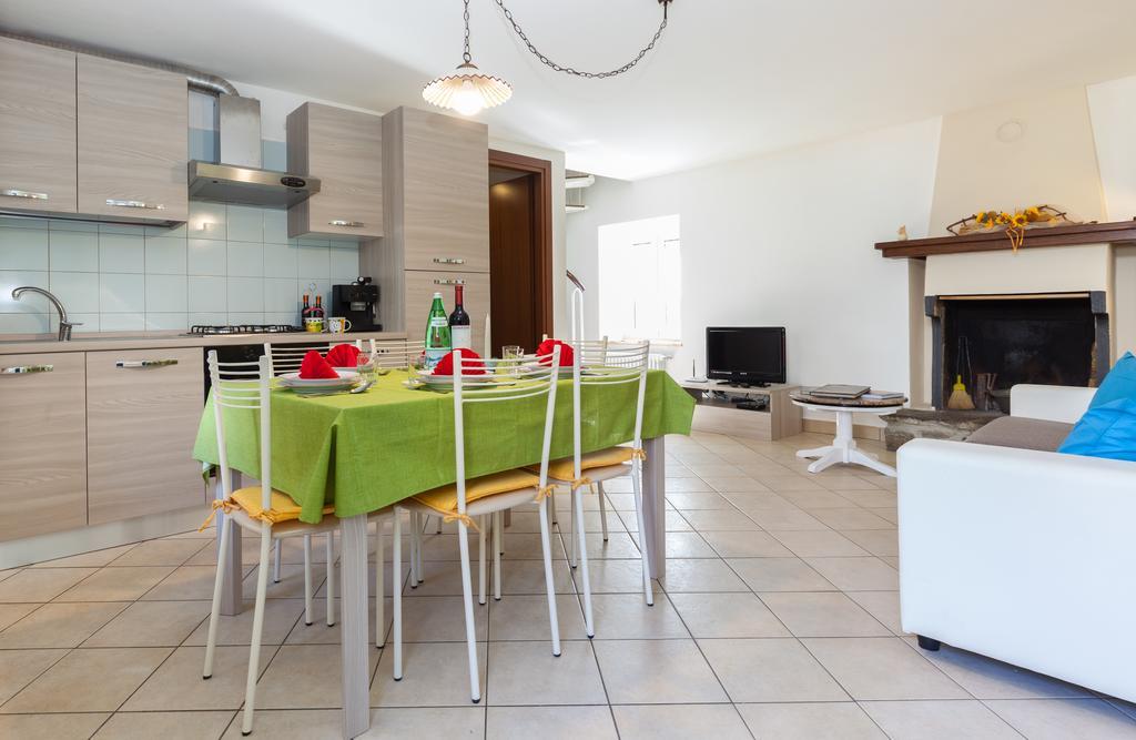 Casa Contadina Apartment Vercana ภายนอก รูปภาพ